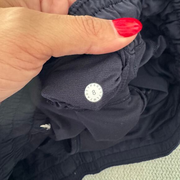 Lululemon Midnight Navy Blue Hotty Hot Short II Long 4" Short - Size 8 - Picture 4 of 8